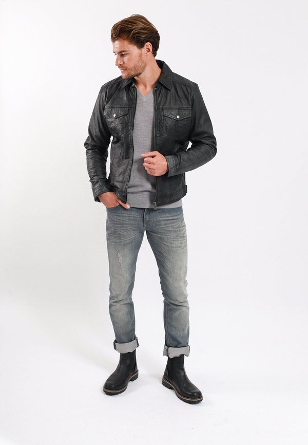 Lee Cooper