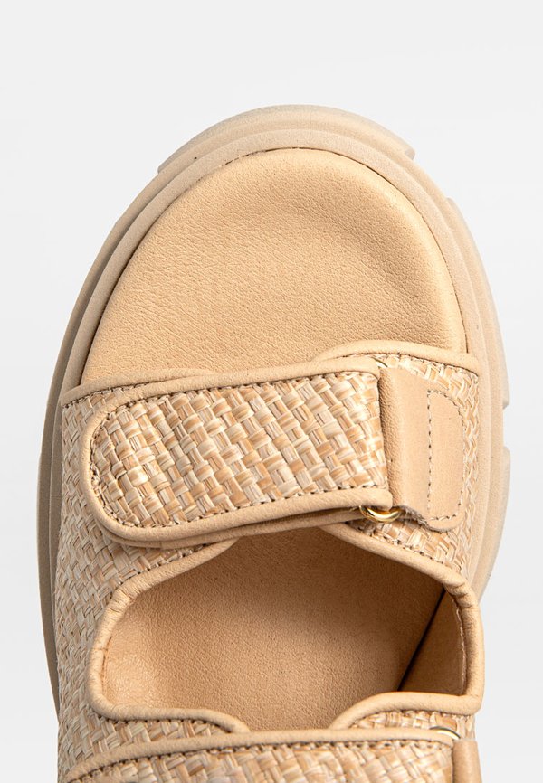 Steve Madden ARUBY