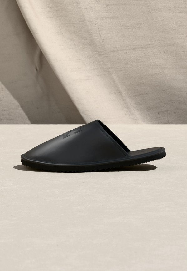 OFF-WHITE ARROW