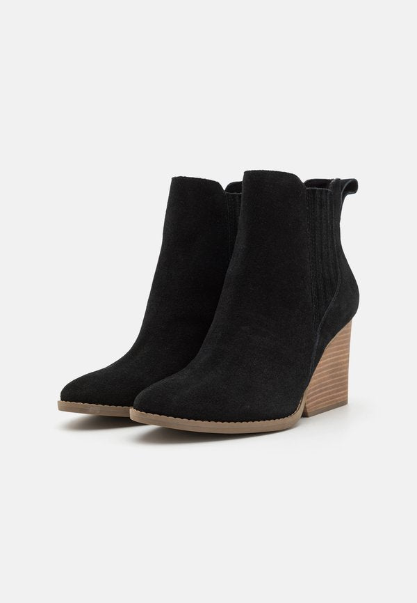 TOMS NOA