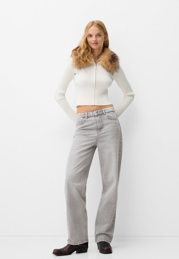 Bershka MOM