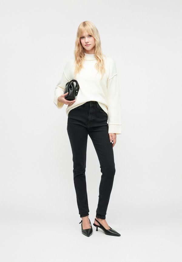 ONLY ONLHAZEL LIFE DETAIL O NECK