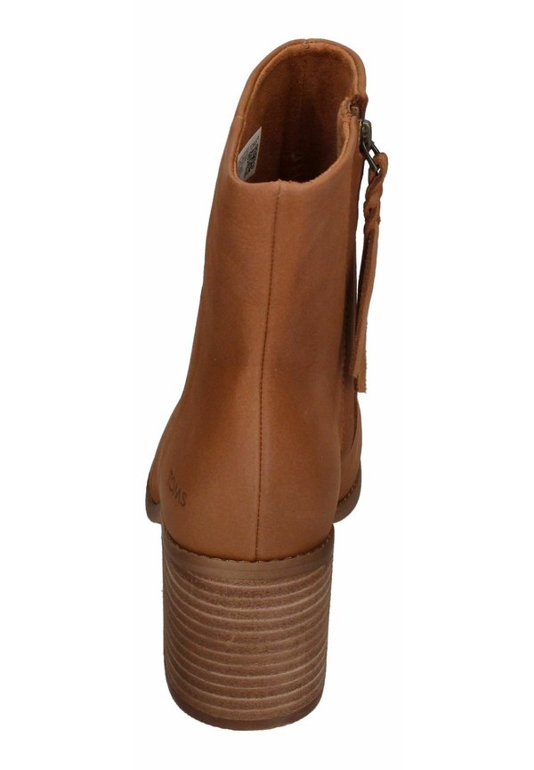 TOMS EVELYN