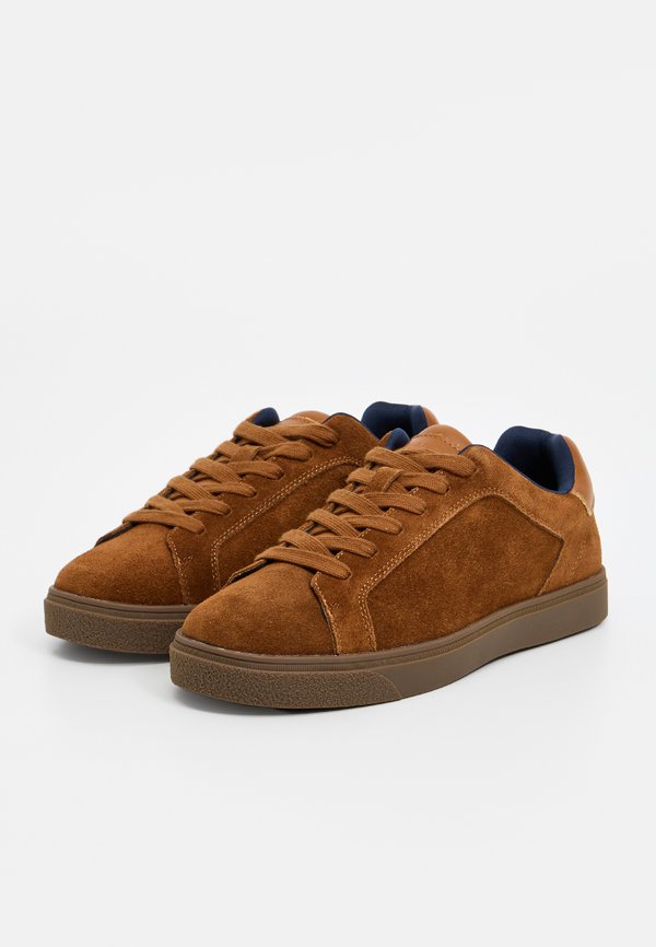 Bianco Suede trainers BIAJACK
