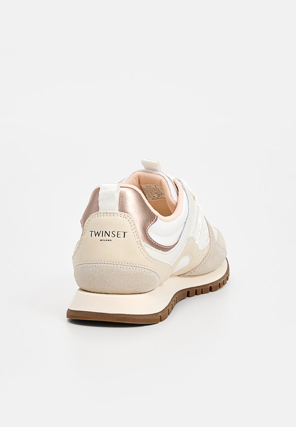 TWINSET
