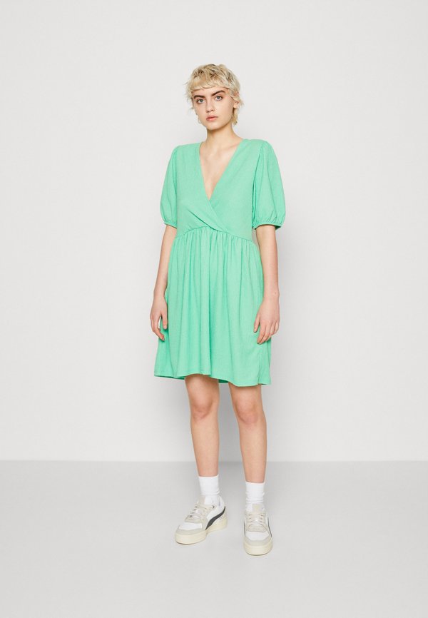 Pieces PCLUNA V NECK SHORT DRESS