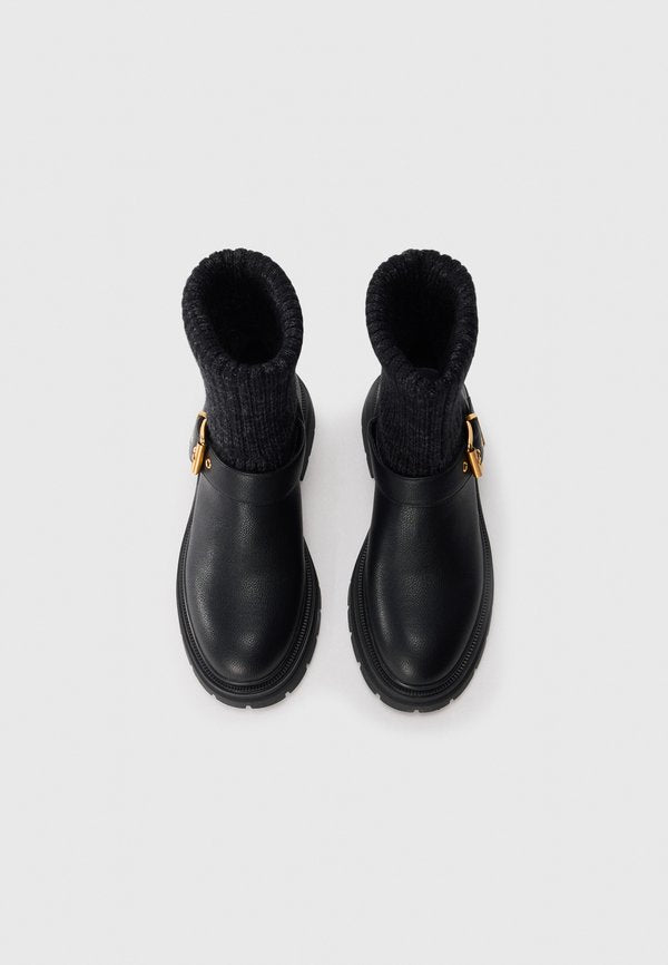 TWINSET