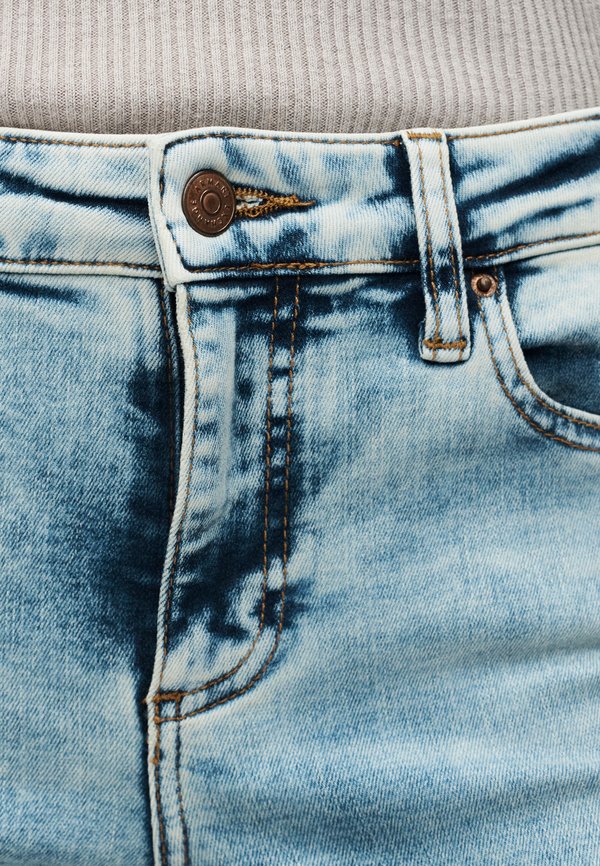 Armani Exchange