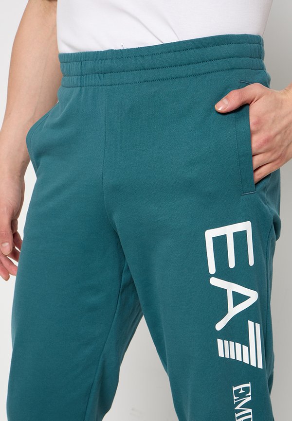 EA7 Emporio Armani