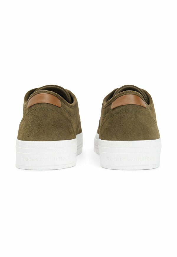 Tommy Hilfiger   MONOTYPE CUPSOLE
