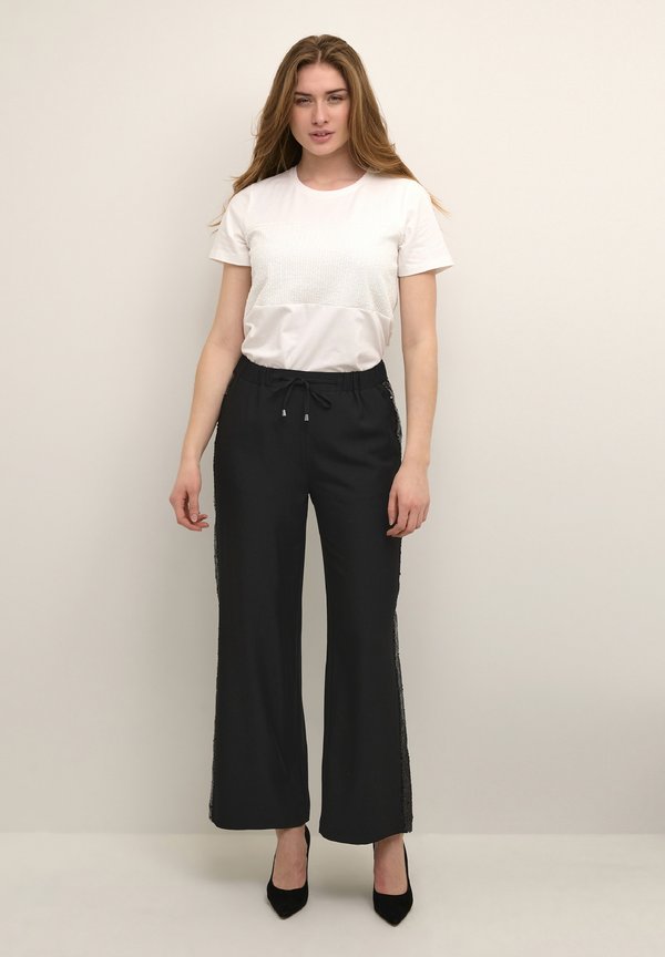 Culture CHASTINA SEQUIN