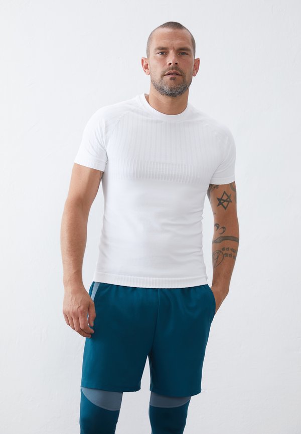 Pier One Sport by Zalando