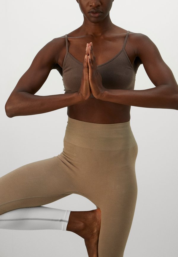 Yogasearcher KAVALI