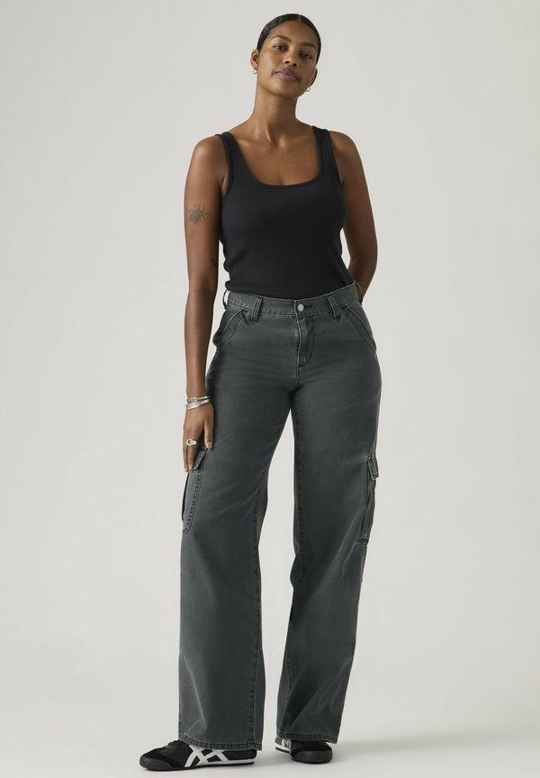Levi's® SUPERLOW LOOSE CARGO ND IVY GREEN PIGMEN - Cargo trousers - ivy green pigment - blues
