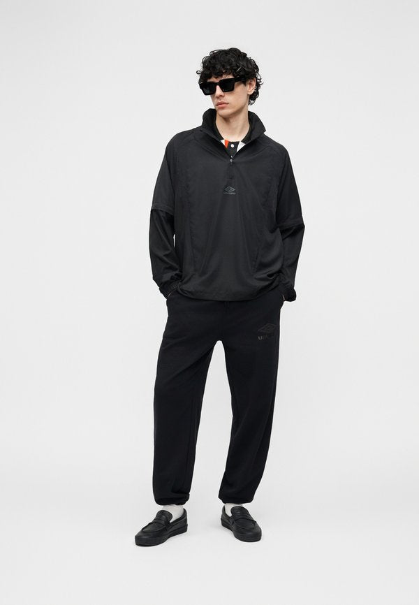 Umbro ZIP OFF SLEEVE WIND JACKET