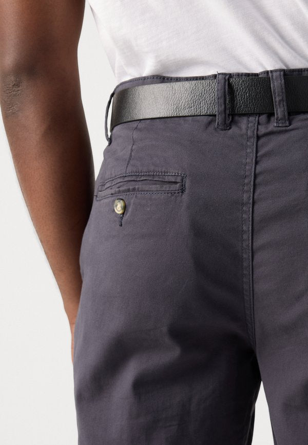 Lindbergh SUPERFLEX CHINO WITH BELT