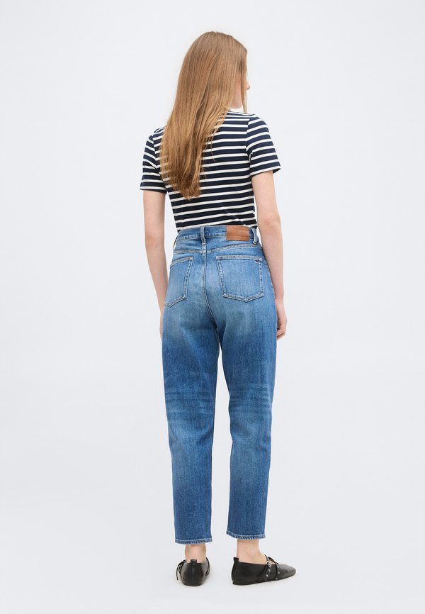 Tommy Jeans MOM