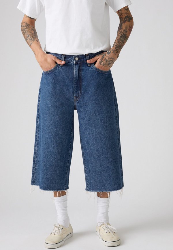 Levi's® 478® BAGGY CAPRI - Denim shorts - song of the year