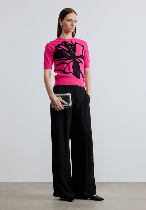 DKNY GRAFFITI FLORAL