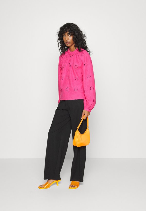 NIKKIE FAITH BLOUSE