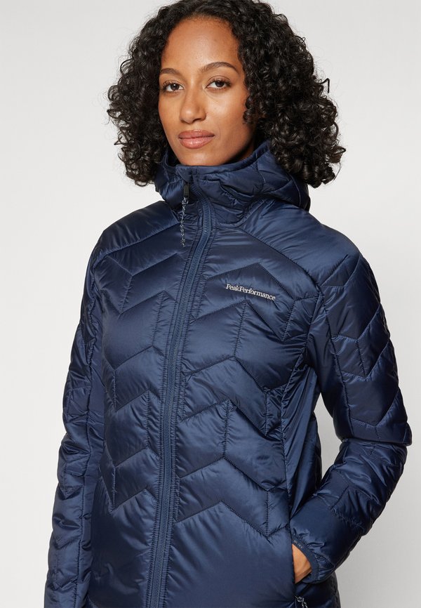 Peak Performance ELEVATE LINER HOOD