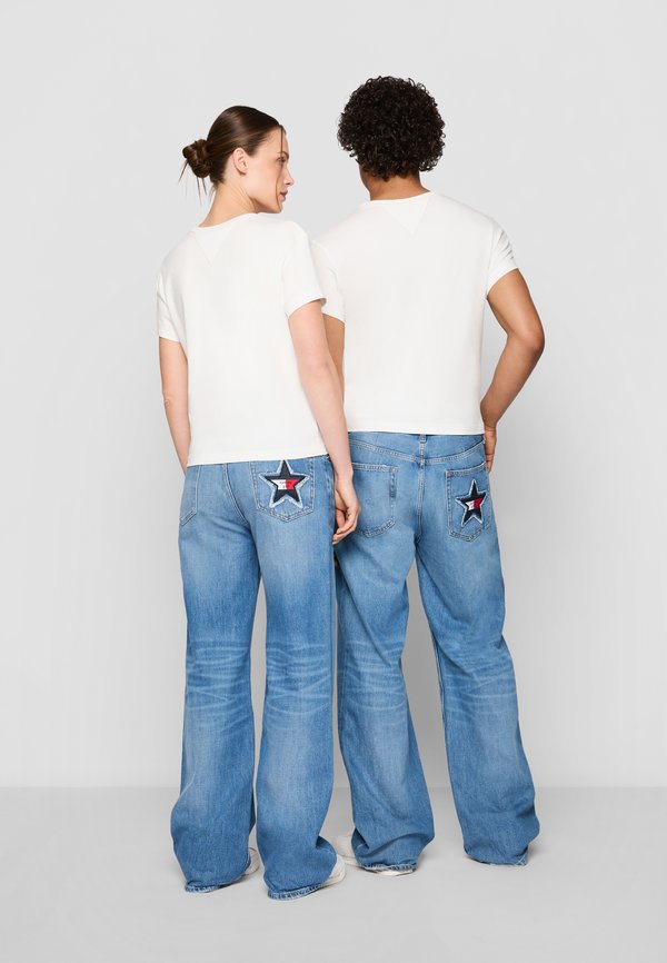 Tommy Jeans GIRL GRAPHIC UNISEX