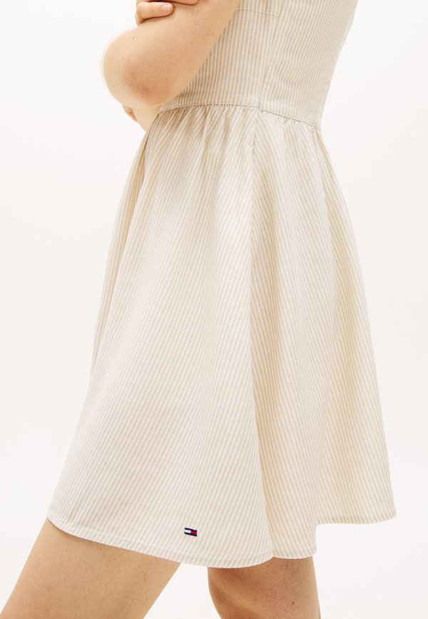 Tommy Jeans EXTRA SLIM LINEN BLEND MINI SKATER DRESS
