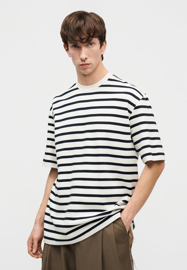 Filippa K STRIPED CREW NECK TEE