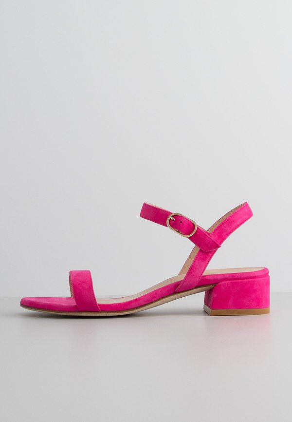 Stuart Weitzman TIBBY