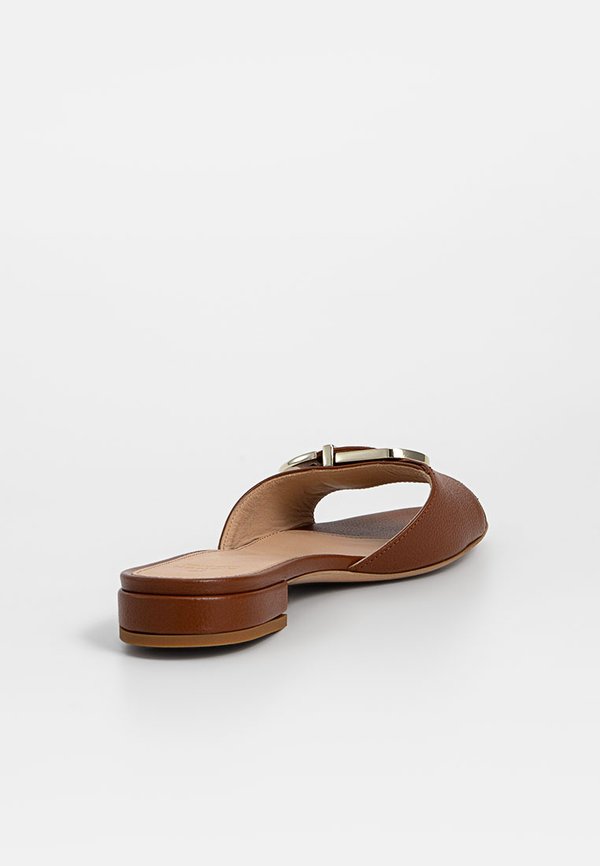 AIGNER ARIELLE