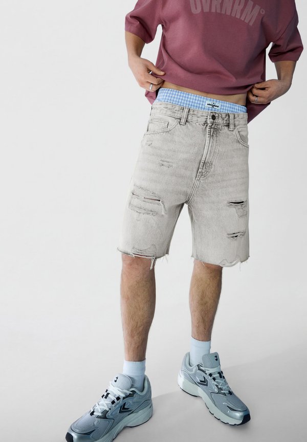 Bershka DESTROYS - Denim shorts - grey