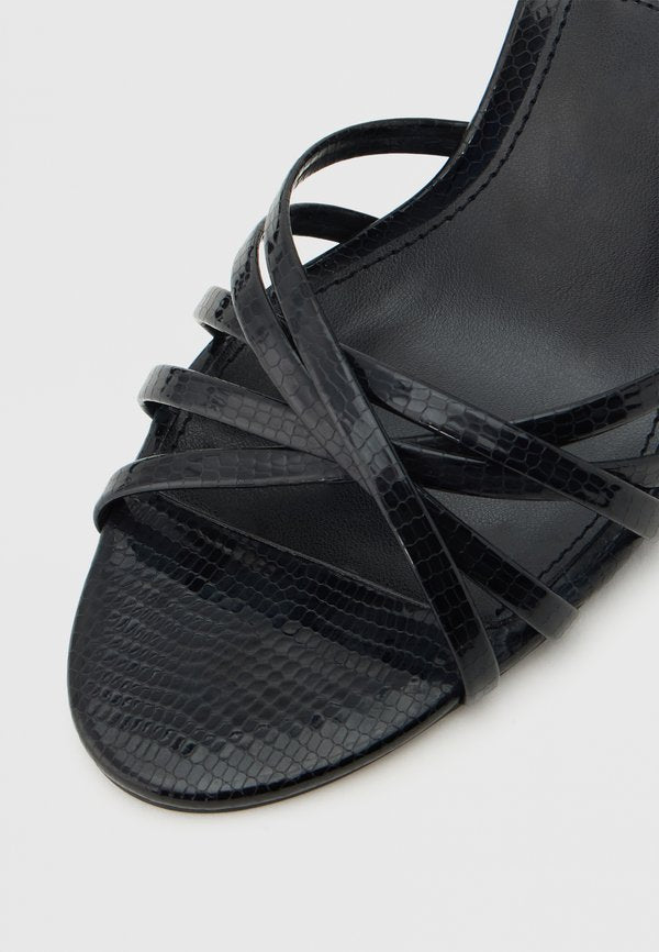 Steve Madden ROLLA