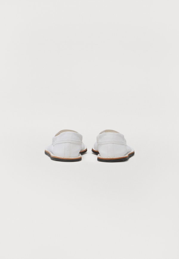MOSCHINO DESERT COLLEGE