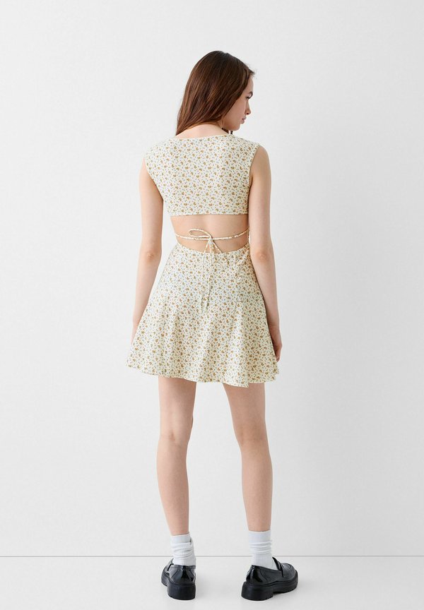 Bershka SHORT SLEEVE PRINTED