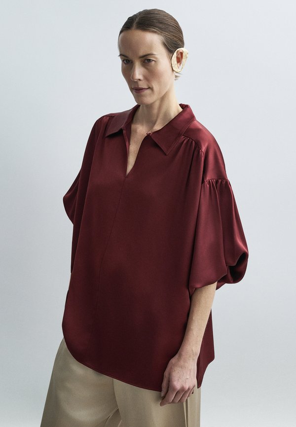 By Malene Birger LEONORA