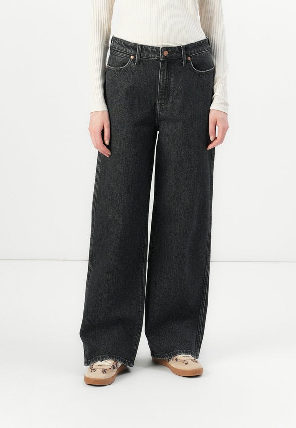 Wrangler LOOSE STRAIGHT
