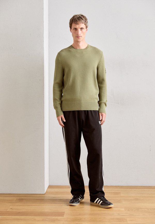 Marc O'Polo MARC O’POLO X DFB TRAVEL COLLECTION CREWNECK