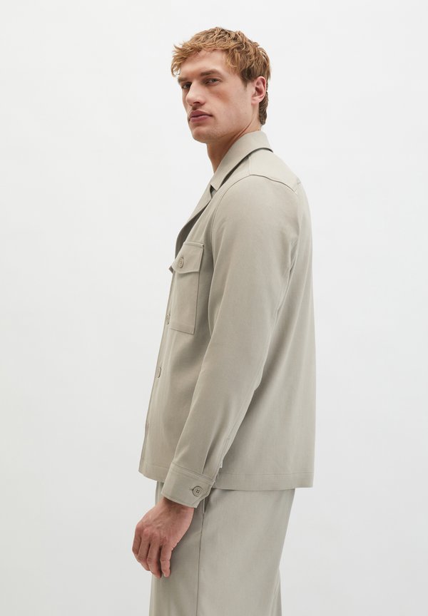 Marc O'Polo WITH CAMP COLLAR, LONG SLEEVES, PATCHED FLAP AND SIDE SEAM POCKETS