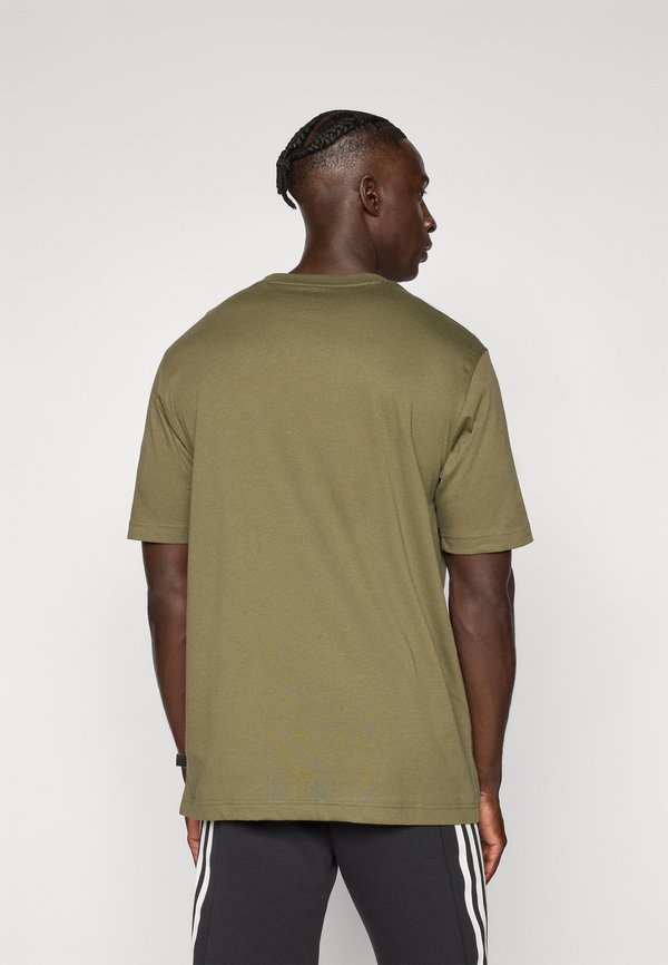 adidas Sportswear CAMO SHAPE GRAPHIC
