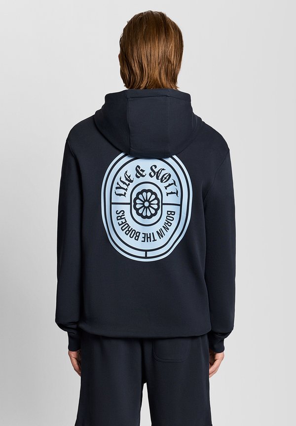 Lyle & Scott MID LAYERS BORDERS LABEL GRAPHIC