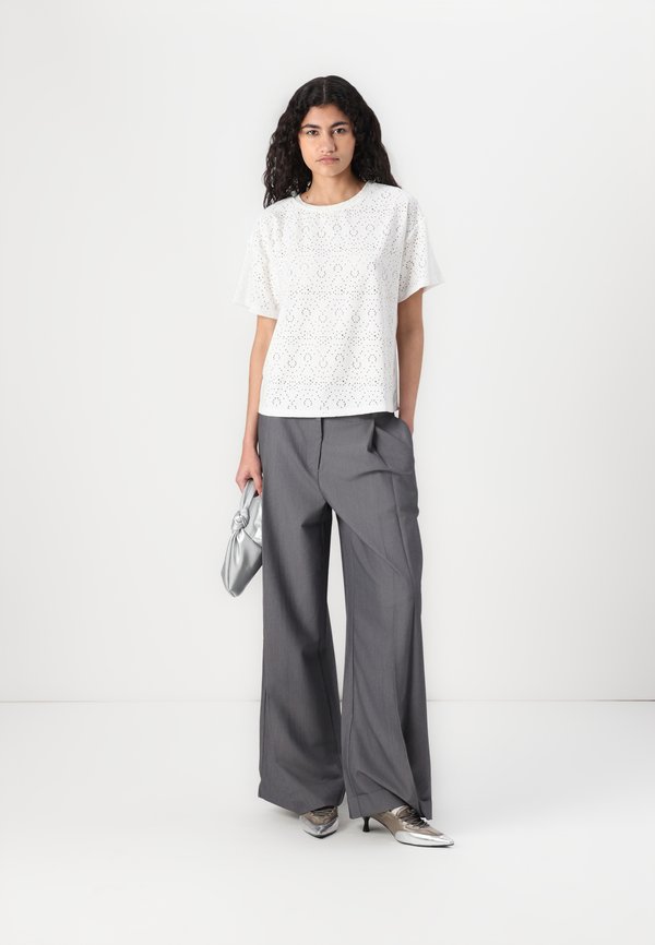 Pieces PCABBY TEE