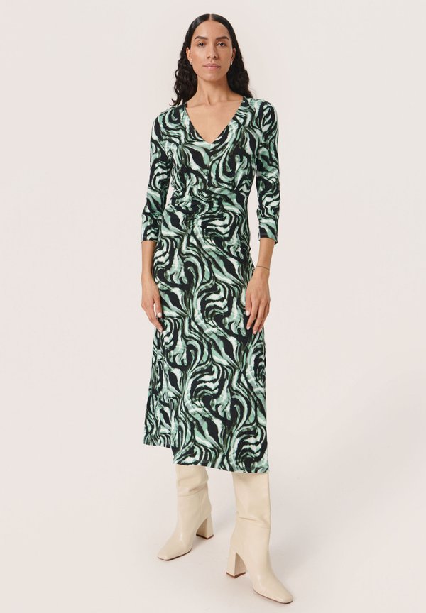 Soaked in Luxury HANADI PRINTED V-NECK