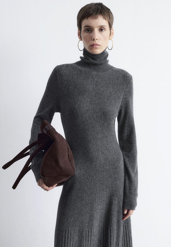 & OTHER STORIES TURTLENECK