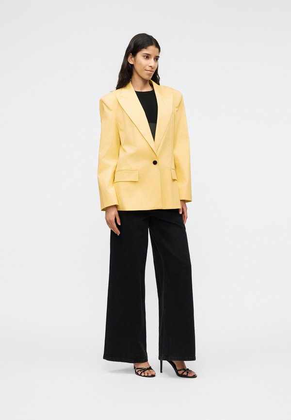 KARL LAGERFELD STRUCTURED BLAZER
