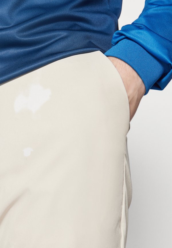 Ellesse VELARE