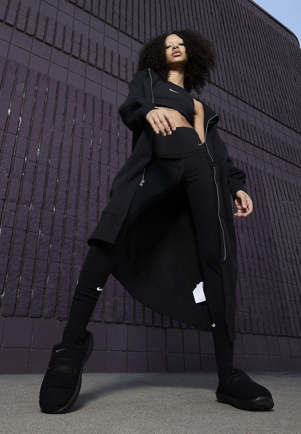 Nike Sportswear  BURROW