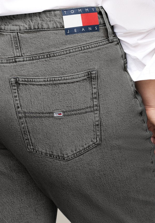 Tommy Jeans Curve MOM