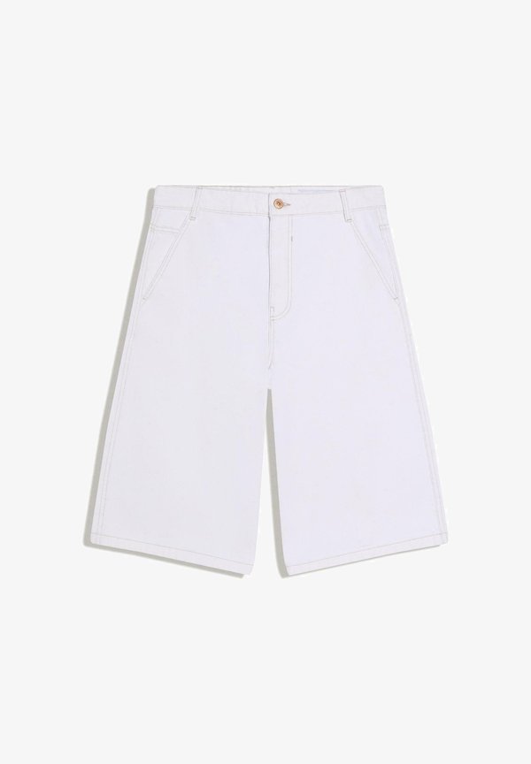 Bershka BAGGY BERMUDA - Denim shorts - white