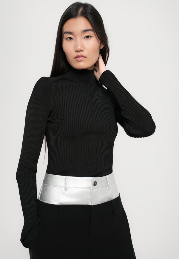 AERON JODIE