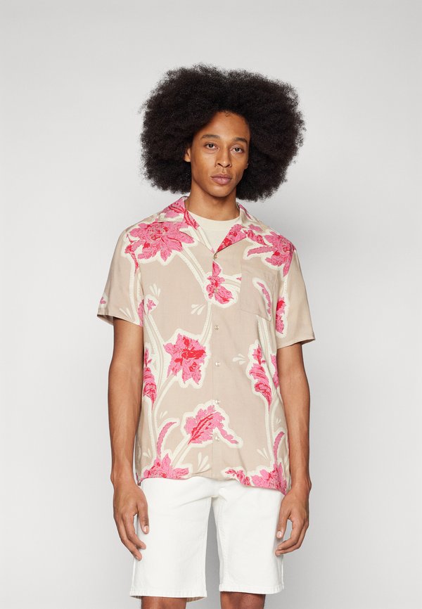 Pier One by Zalando